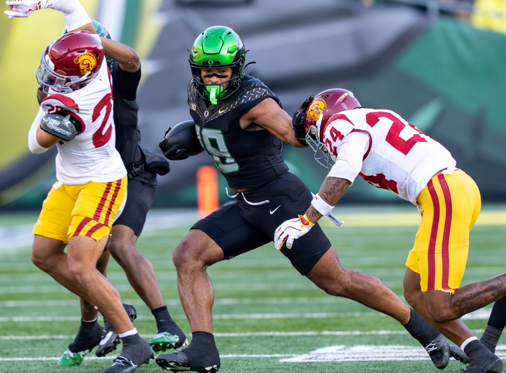 Notes, quotes and nuggets from No. 5 Oregon’s Monday practice